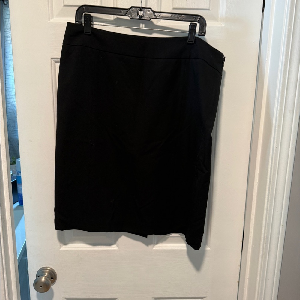 Chaus Black Pencil Skirt Knee-Length Work